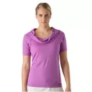 Arc'teryx Purple Short Sleeve Top No size tag
Based on measurements Small
